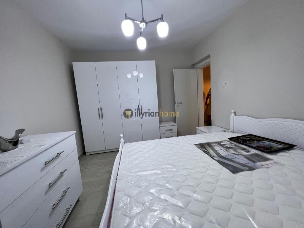 Jepet me qira Apartament 3+1, Rruga "Fortuzi", Tiranë