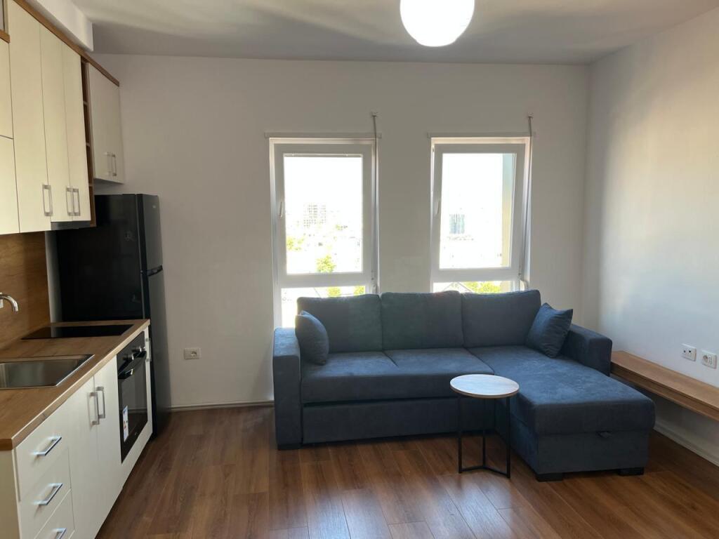 Jepet apartament 1+1 me qera i sapo mobiliar tek pazari ri