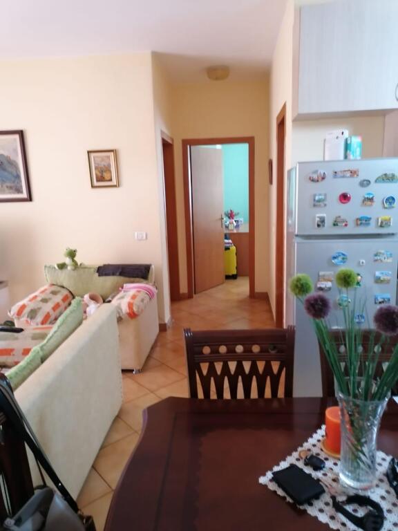 Jepet me qera apartament 3+1, Komuna Parisit
