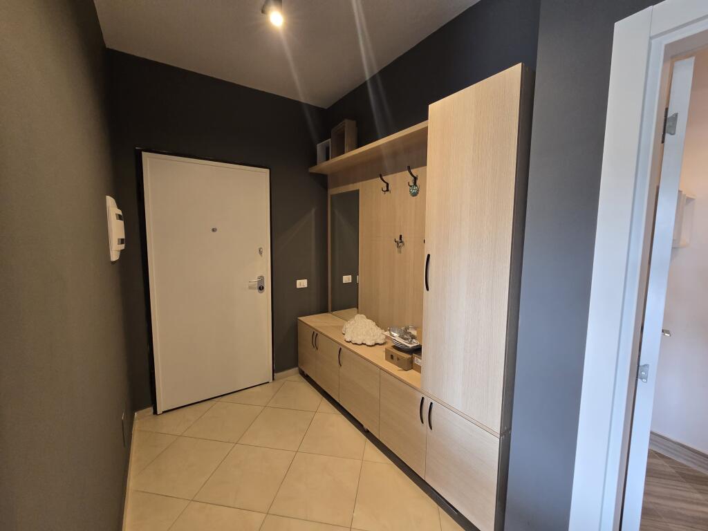 Apartment for Rent in the Center, Opposite Toptani