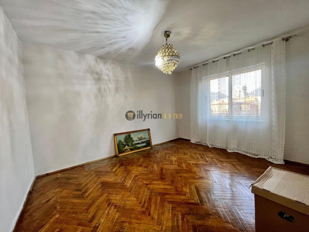 Jepet me qira Apartament 3+1, Rruga "Fortuzi", Tiranë