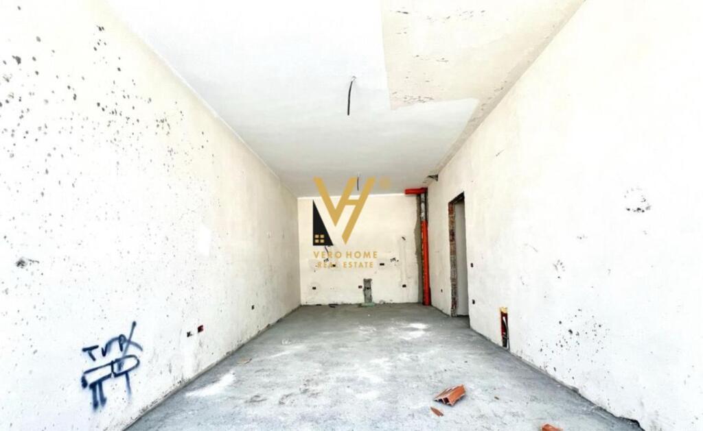 VENDESI APPARTAMENTO 3+1+2+BLK A KOMUNA E PARISIT 429.000 EURO