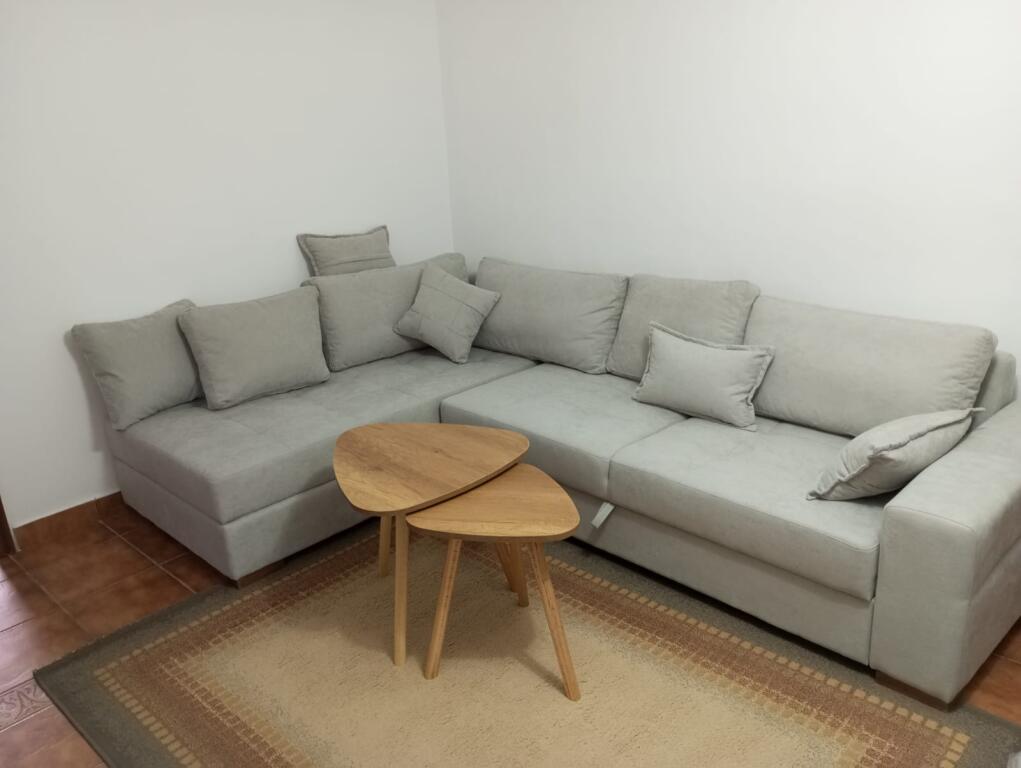 Apartament 2+1 tek Pazari i Ri