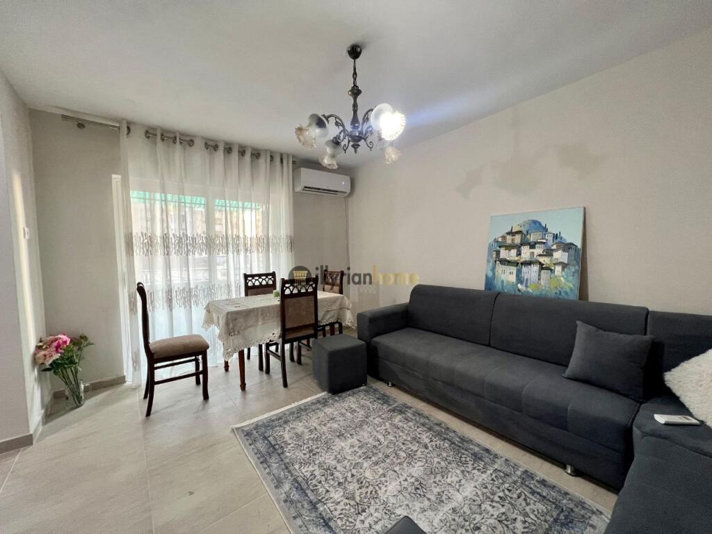Jepet me qira Apartament 3+1, Rruga "Fortuzi", Tiranë