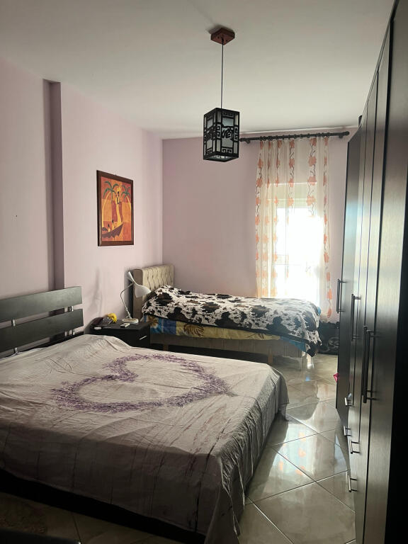 Apartament Per Shitje 2+1+2 Ne Xhamllik (ID B120716) Tirane