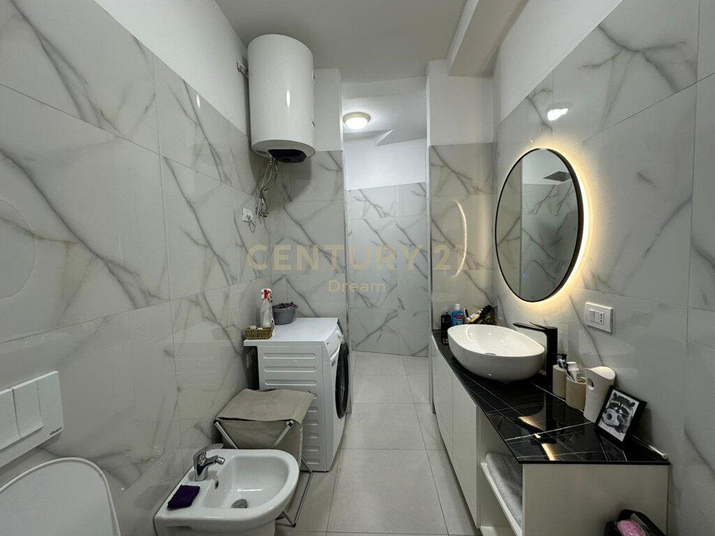 🏙️ Jepet me Qira Apartament Modern 2+1 + Post Parkimi – Urban Gate, Astir