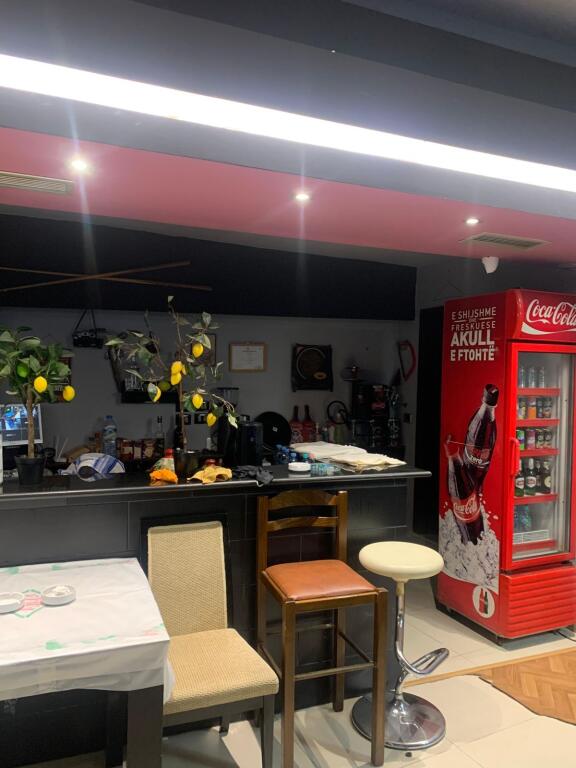 Locale commerciale in vendita