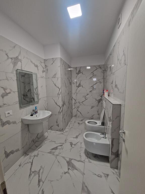 QIRA 2+1+POST PARKIMI OASIS RESIDENCE ASTIR