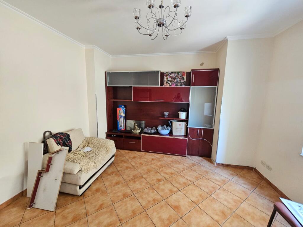 VENDESI APPARTAMENTO 2+1 VICINO AL QUARTIERE 5 DURRES