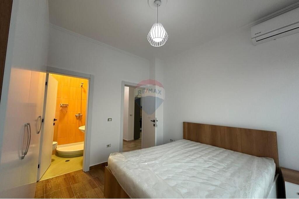 FOR RENT, APARTMENT 3+1+2, NEW MATERNITY, TIRANA !
