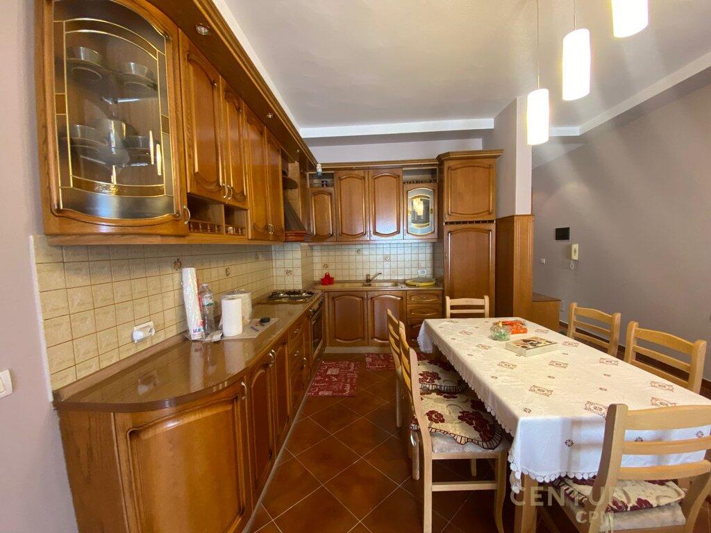 🏡 Apartment 2+1 for Rent – Commune of Paris, Tirana