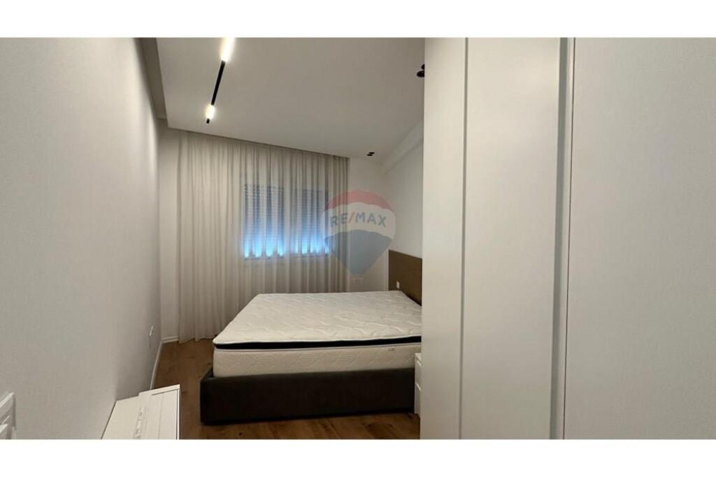 Apartament 1+1 me post parkimi, Kopshti Botanik.