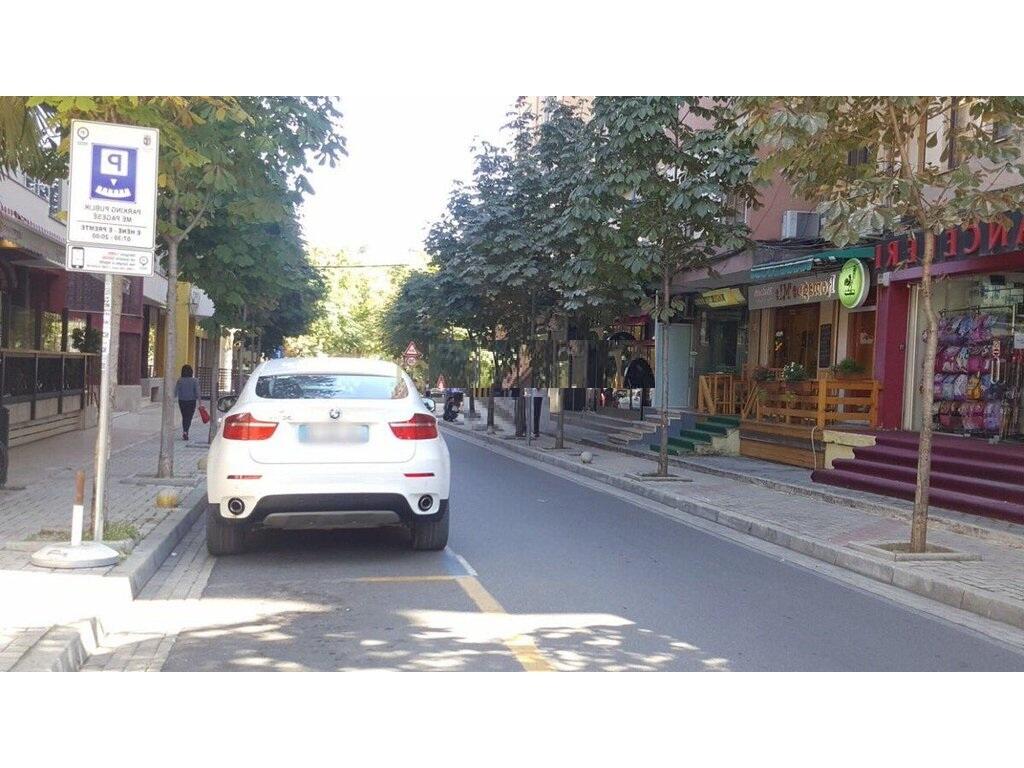 Zyrë në Ish Bllok, Rruga Pjetër Bogdani