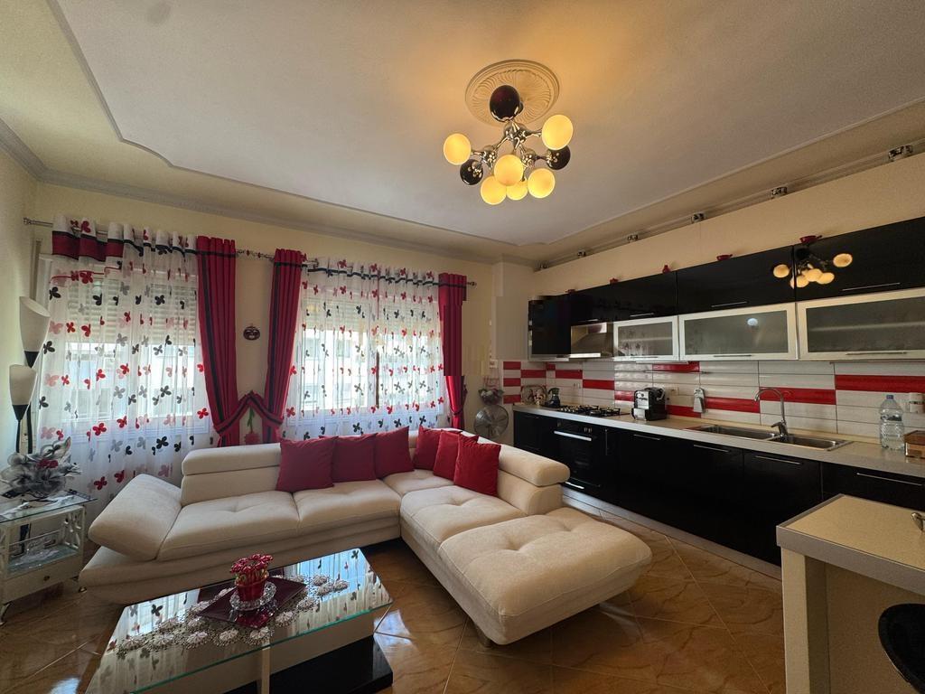 2+1 Apartment for Rent near "17 Shkurt" School Qesarake, Fresk