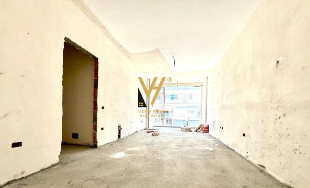 VENDESI APPARTAMENTO 3+1+2+BLK A KOMUNA E PARISIT 429.000 EURO