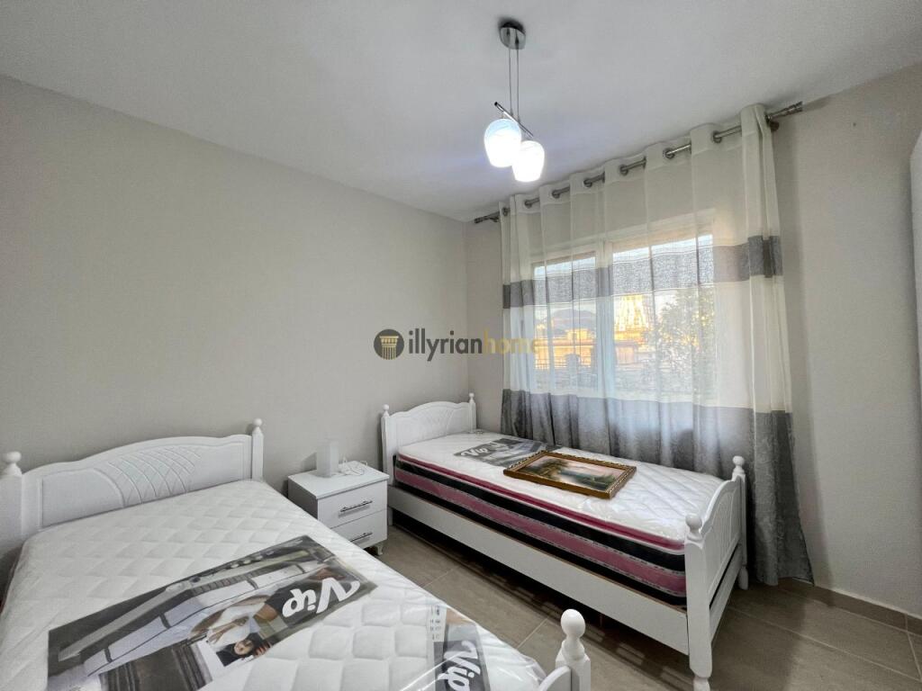 Jepet me qira Apartament 3+1, Rruga "Fortuzi", Tiranë