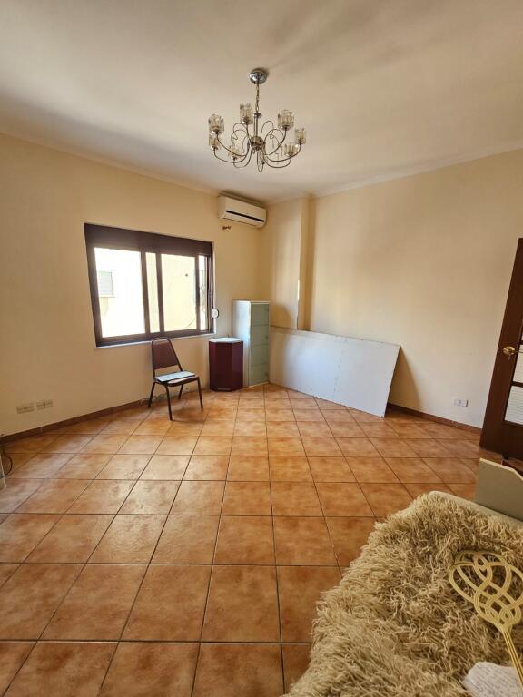 VENDESI APPARTAMENTO 2+1 VICINO AL QUARTIERE 5 DURRES