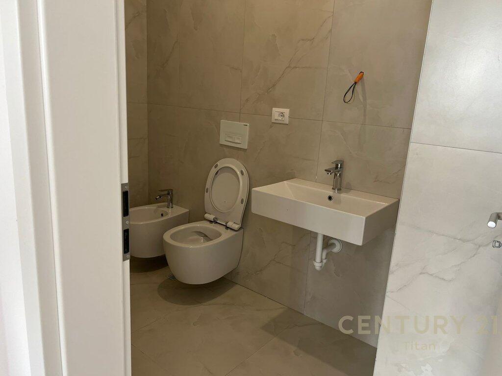 Shitet apartament 1+1, ne rezidencen OxA, Fresk!