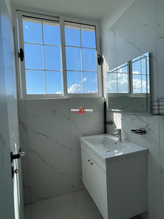 Appartamento 2+1+2 con Veranda in Vendita in via Kavaja vicino a Deliorgjit (ID 41212039)