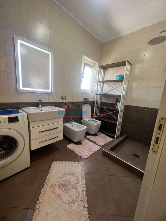 Apartament 1+1 ne shitje tek Oxhaku