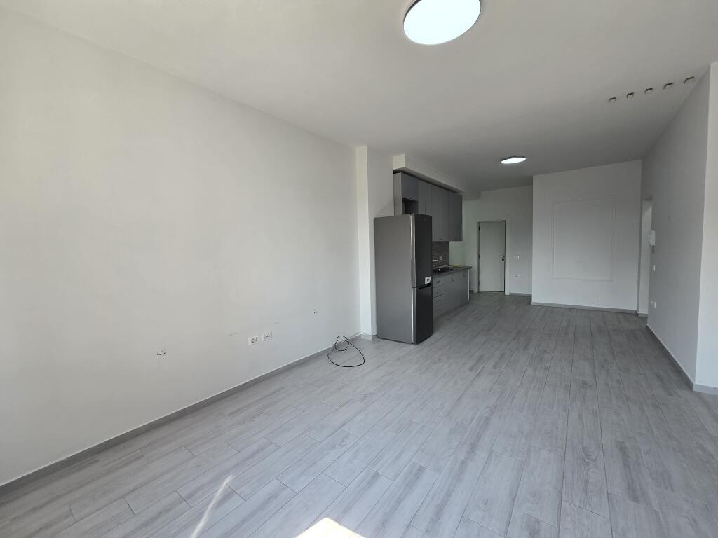 Apartment for Rent in Center, Opposite Toptani