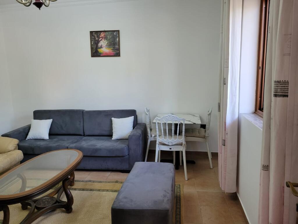 Jepet me qira apartament 1+1 ne Selite 35.000 leke