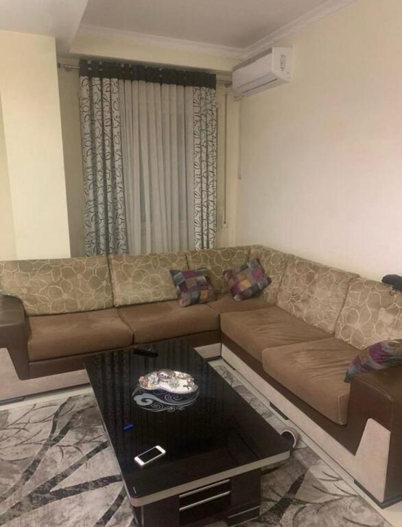 Astir,prane Oslo Bar, jepet me qira apartament 1+1! 40.000 Leke