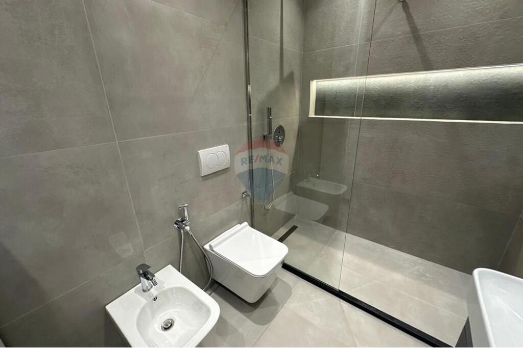 Modern apartment 2+1+2 on Elbasan Street!