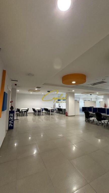 AMBIENTE COMMERCIALE IN AFFITTO 1.400 M2 DELIJORGJI 12.000 EURO