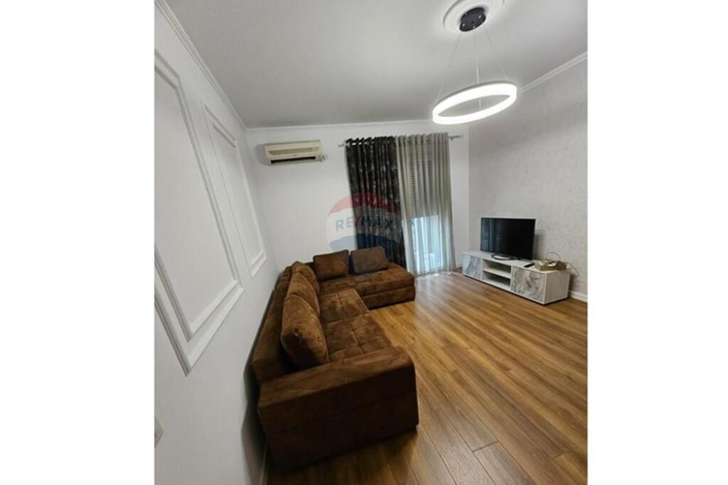 Apartment 1+1 for rent at Mine Peza Street