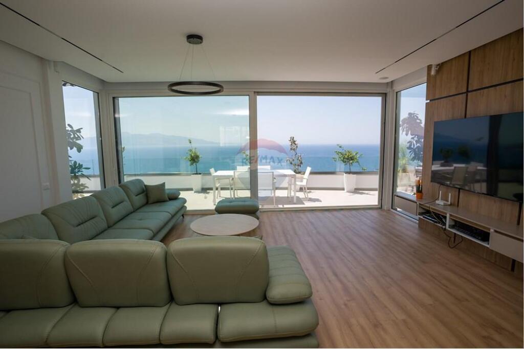 Penthouse - Për Shitje - Rruga Butrinti, Riviera, Sarandë
