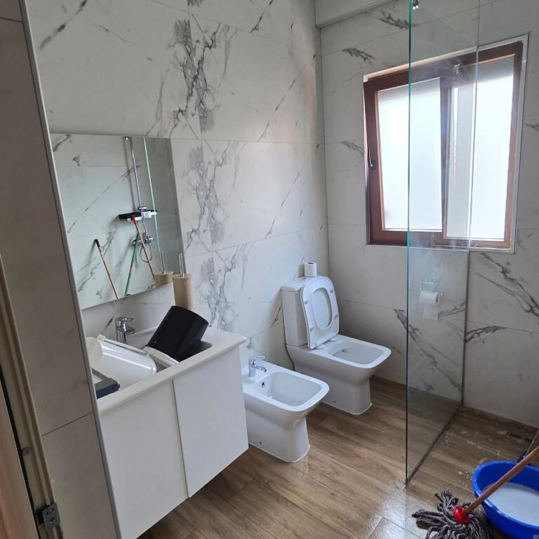 Kompleksi Dinamo Jepet Apartament 2+1 Me Qera Bosh