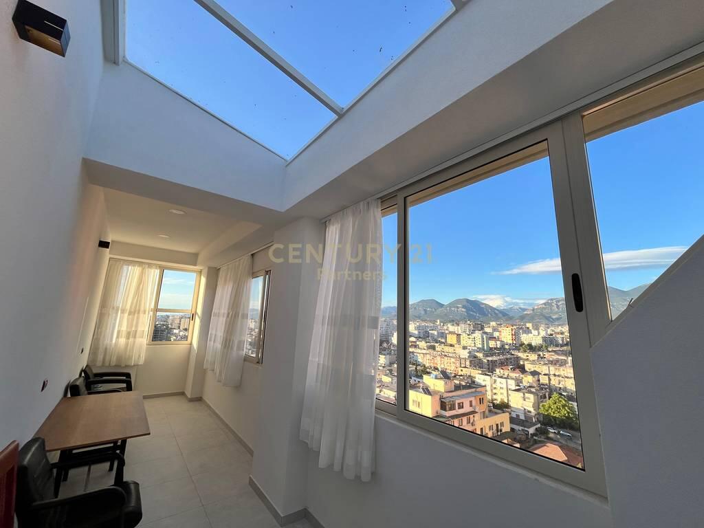 PERBALLE DELIJORGJIT PENTHOUSE ME QERA