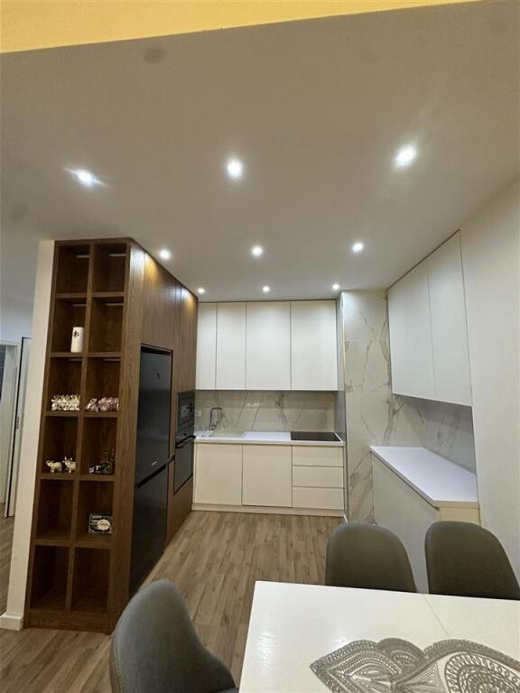 Super Apartament 2+1 me qera tek kompleksi Mangalem/Ali Demi (500 euro i padisk)
