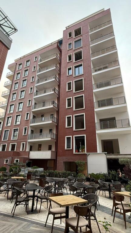 Shitet Apartament 1+1 në Qendër të Tiranës – Rruga e Kavajës, mbrapa Xhamisë Dine Hoxha