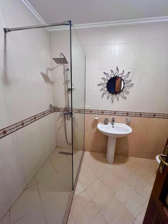 🏢 Jepet Apartament 2+1 me qira te Rruga Sulejman Pasha!