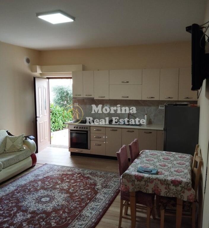 Affitto, Ingresso privato 2+1, Santorium, 350 euro/mese