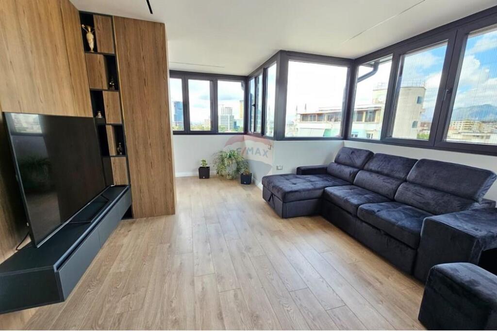 Modern apartment 2+1+2 at Elbasan Street!.