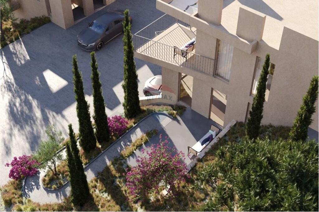 APARTAMENT 2+1+VERANDE+PARKIM, NE DHERMI!