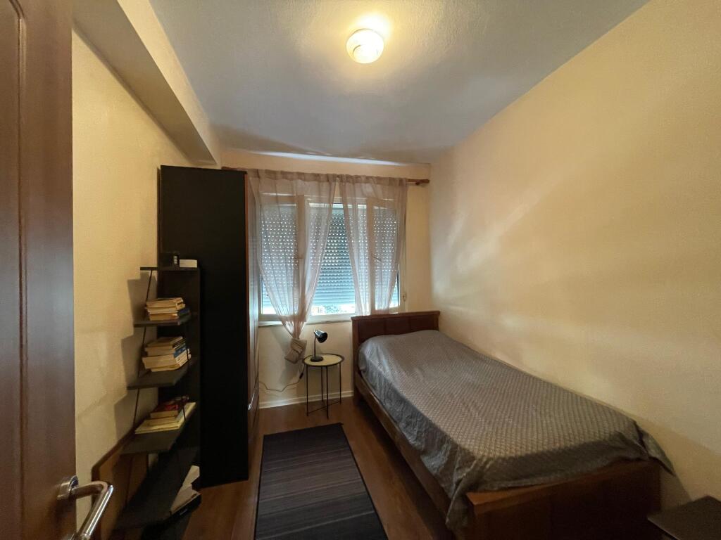 Jepet me qira apartament 3+1+2 + kuzhinë të veçuar + ballkon – Tek Liqeni Artificial i Tiranës