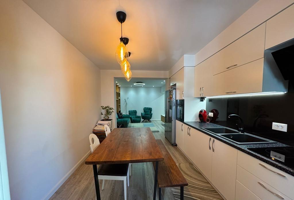 Jepet me qira – Apartament 2+1 në zonën e Ish‑Bllokut