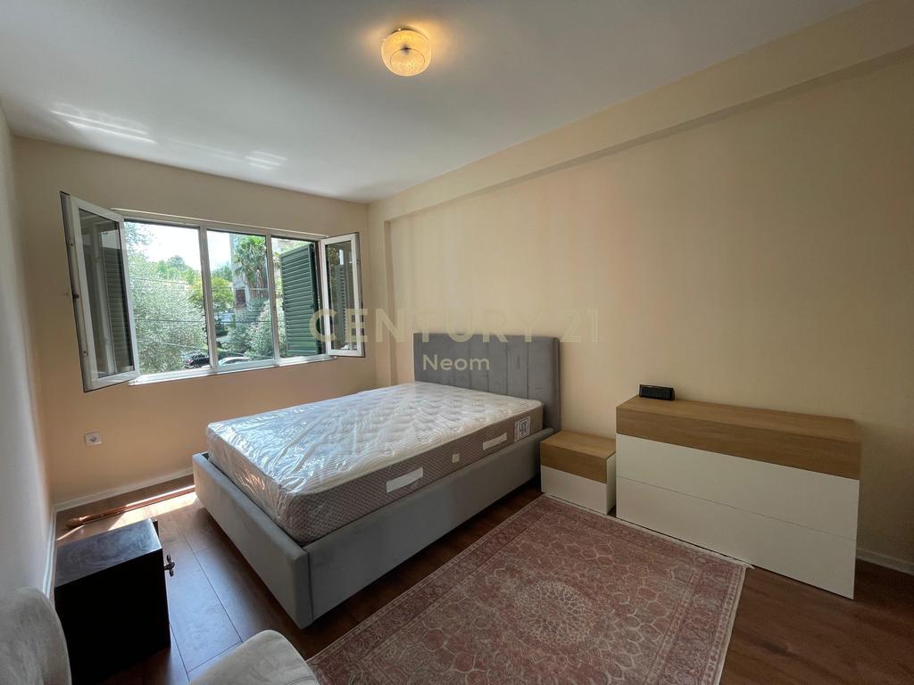 APARTAMENT MODERN 3+1+2 PËR QIRA, TEK GARDA