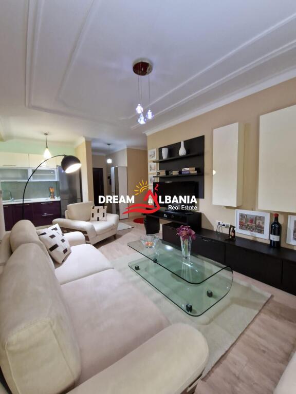 Appartamento 1+1 in affitto a Bllok in via Perlat Rexhepi a Tirana (ID 4211998)