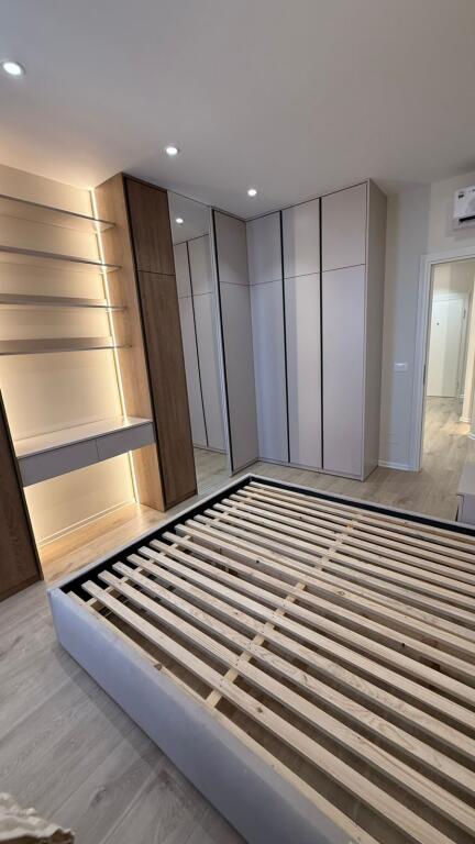 Shitet Super Apartament 2+1 i sapo arreduar te 21 dhjetori