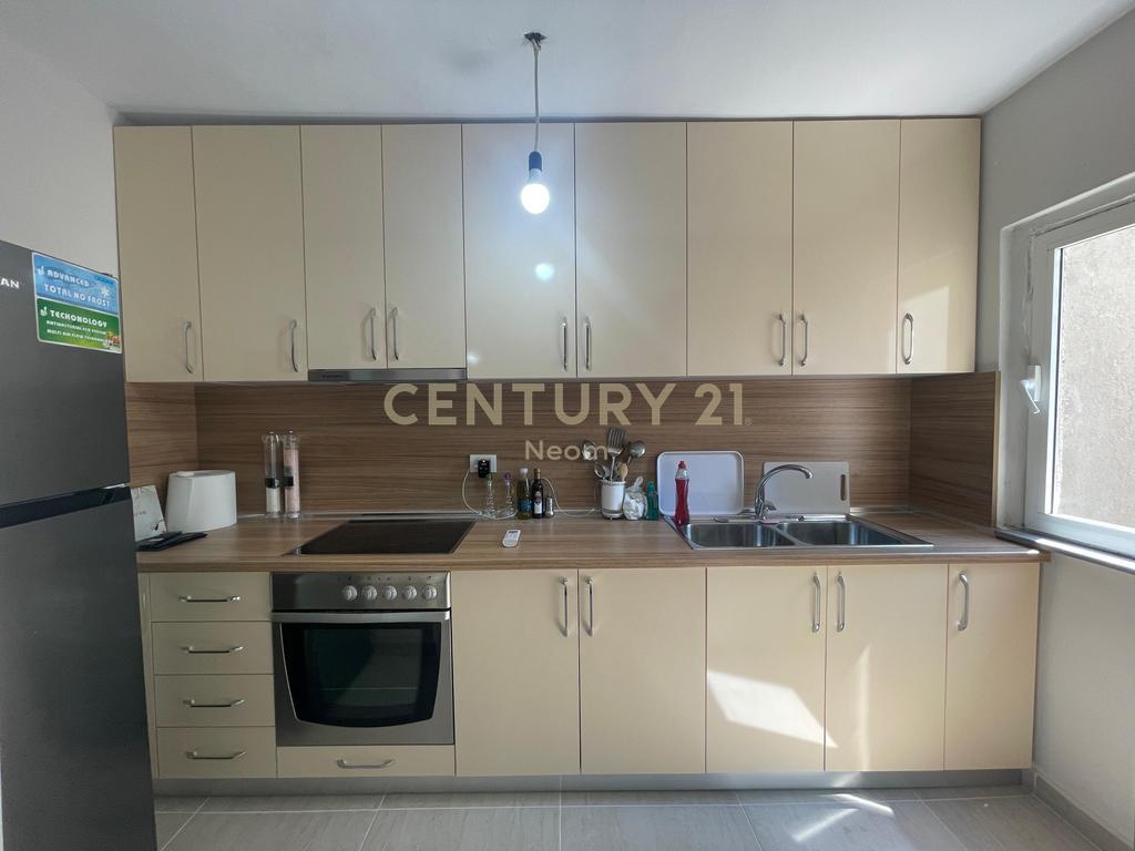 QIRA, APARTAMENT 3+1, RRUGA FORTUZI!!