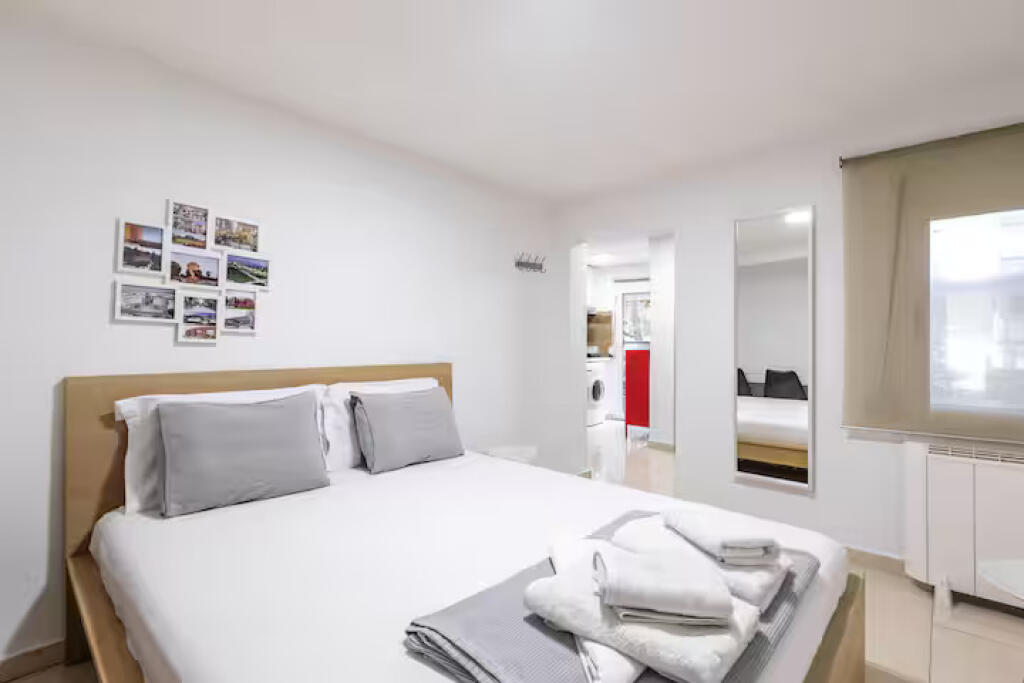 Appartamento In Affitto 2+1 In Centro (ID B220918) Tirana.