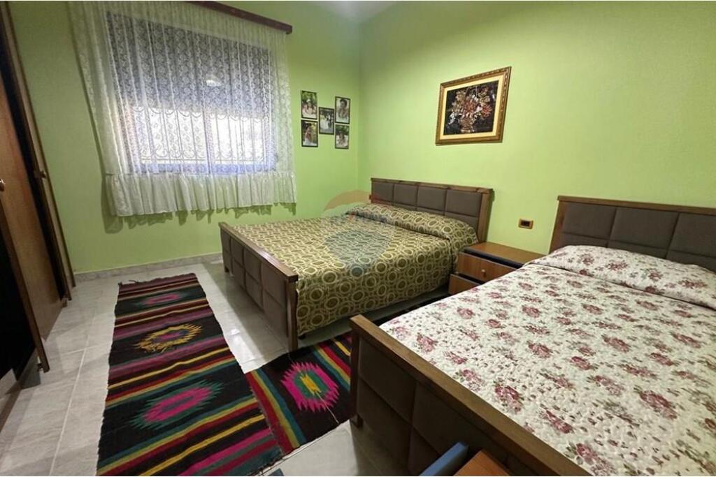For rent the 2nd floor of a villa in Shkoze.