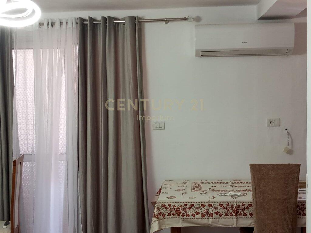 Appartamento 2+1 + Posto Auto in Affitto – Pazari i Ri