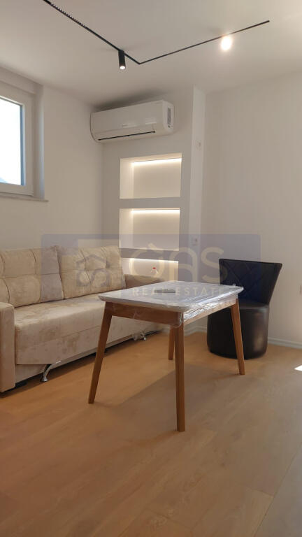 Jepet me qera apartament 1+1 Tek ish Restorant Durresi