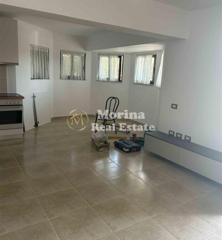 Affitto, Ingresso privato 2+1, Santorium, 350 euro/mese